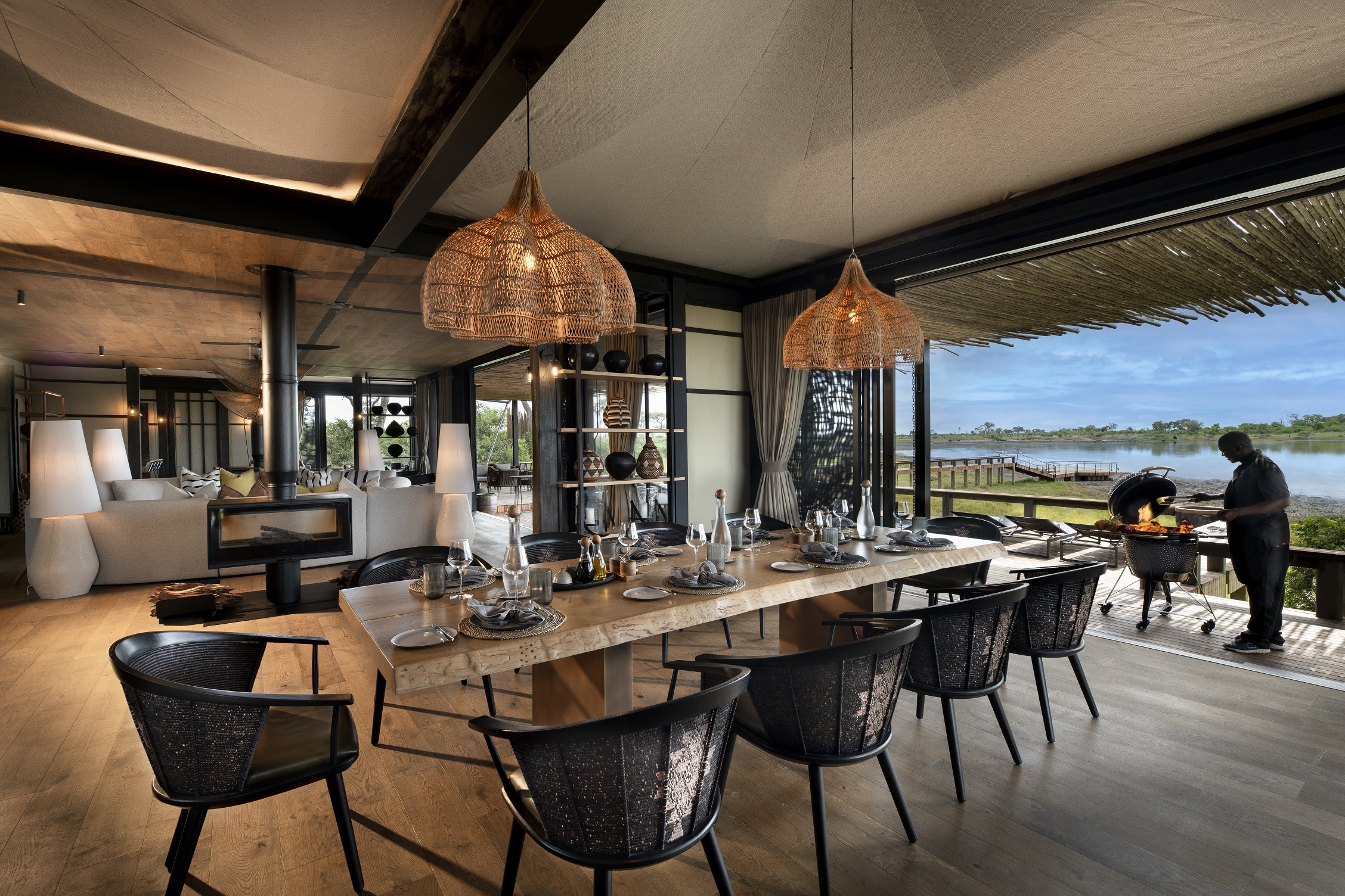 Daunara_Main Area Dining room