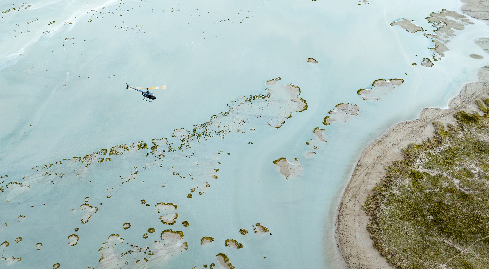 Helicopter-Horizons-Makgadikgadi-Pans-Experience-from-Camp (1)